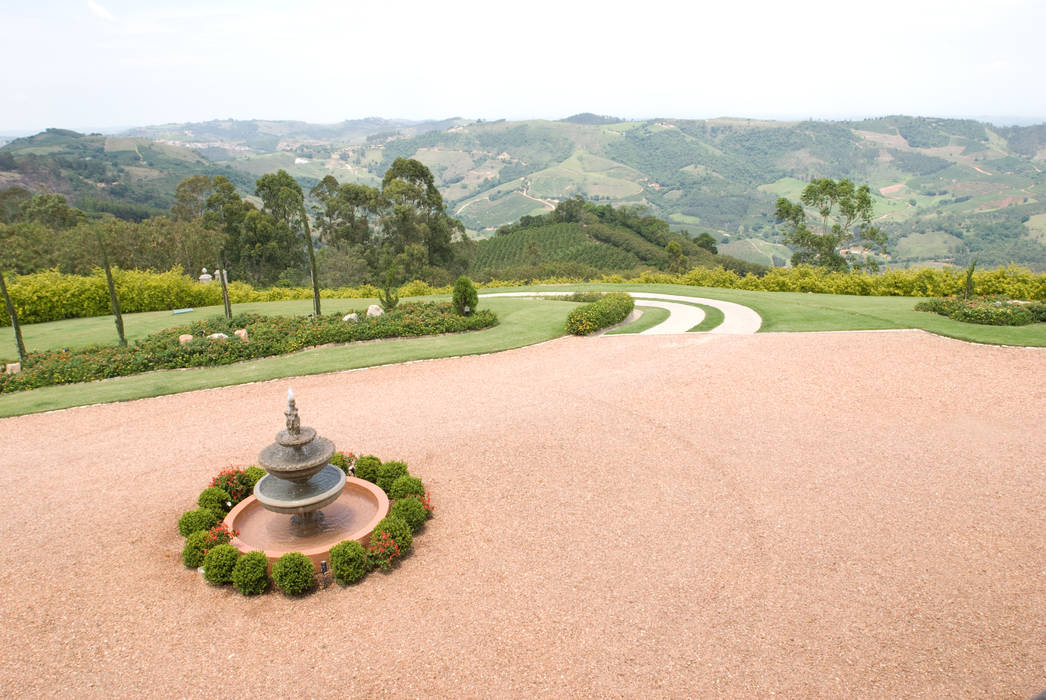 Casa Toscana em Serra Negra, Tikkanen arquitetura Tikkanen arquitetura Country style garden