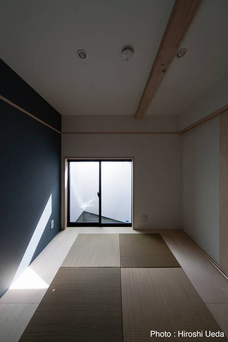 玄関横の和室 石川淳建築設計事務所 モダンデザインの 多目的室