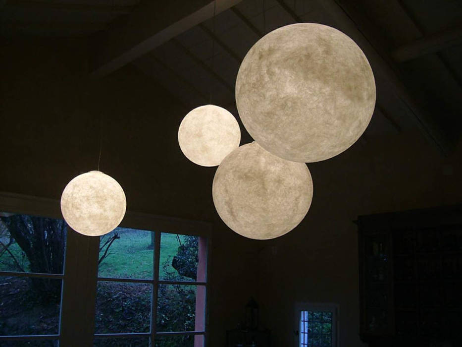 Luna Collection, in-es.artdesign in-es.artdesign Salas de estar modernas Iluminação
