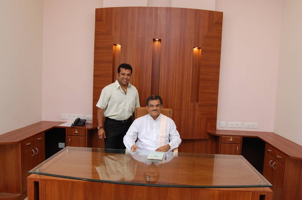 Diinesh with Sri Dharmasthala Veerendra Heggadeji Architecture Interior Co. Pvt. Ltd Classic style media room