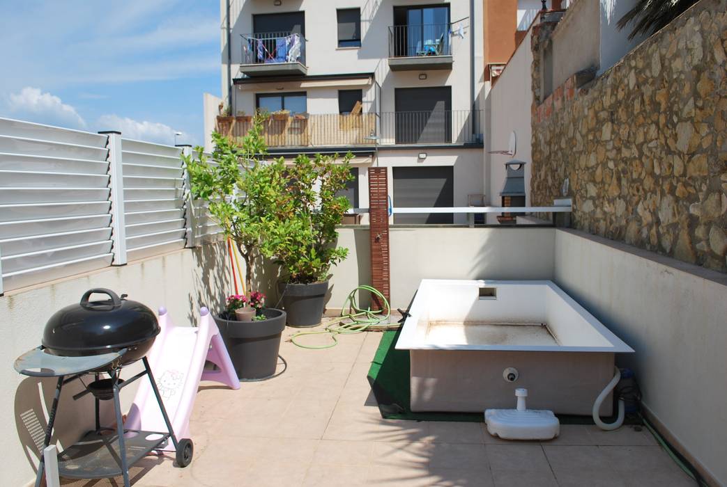 Antes y después terraza Sant Antoni de Calonge , Vicente Galve Studio Vicente Galve Studio 露臺