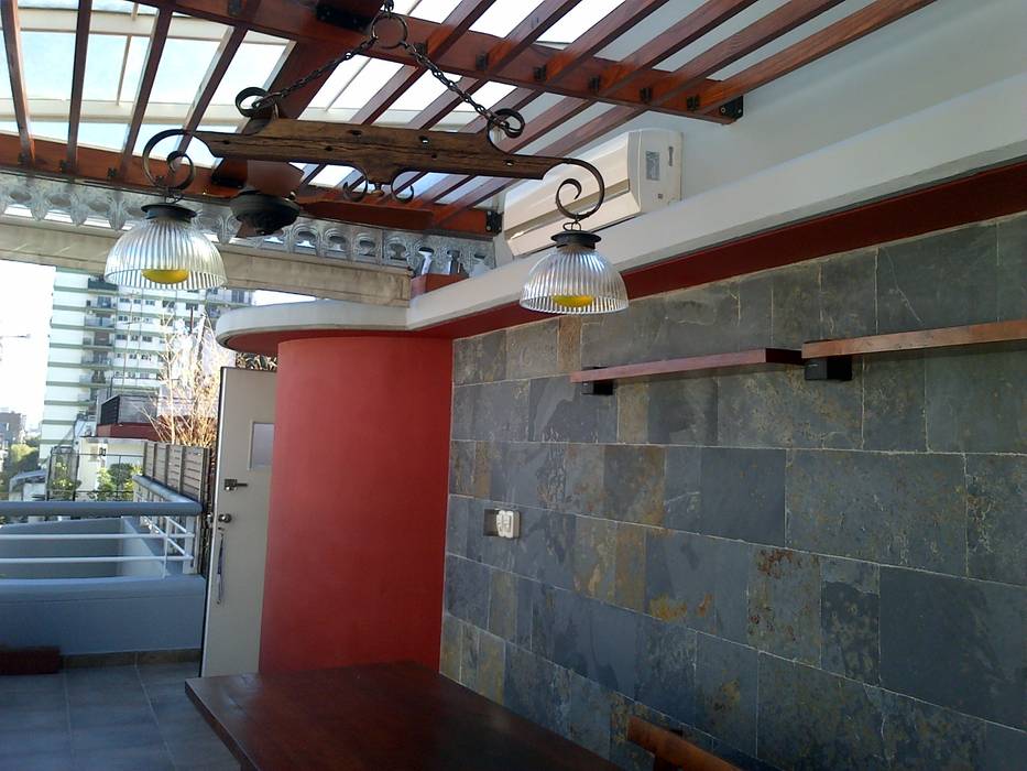 realizacion de quincho en terraza departamento, Remodelaciones SF Remodelaciones SF Rustic style balcony, veranda & terrace