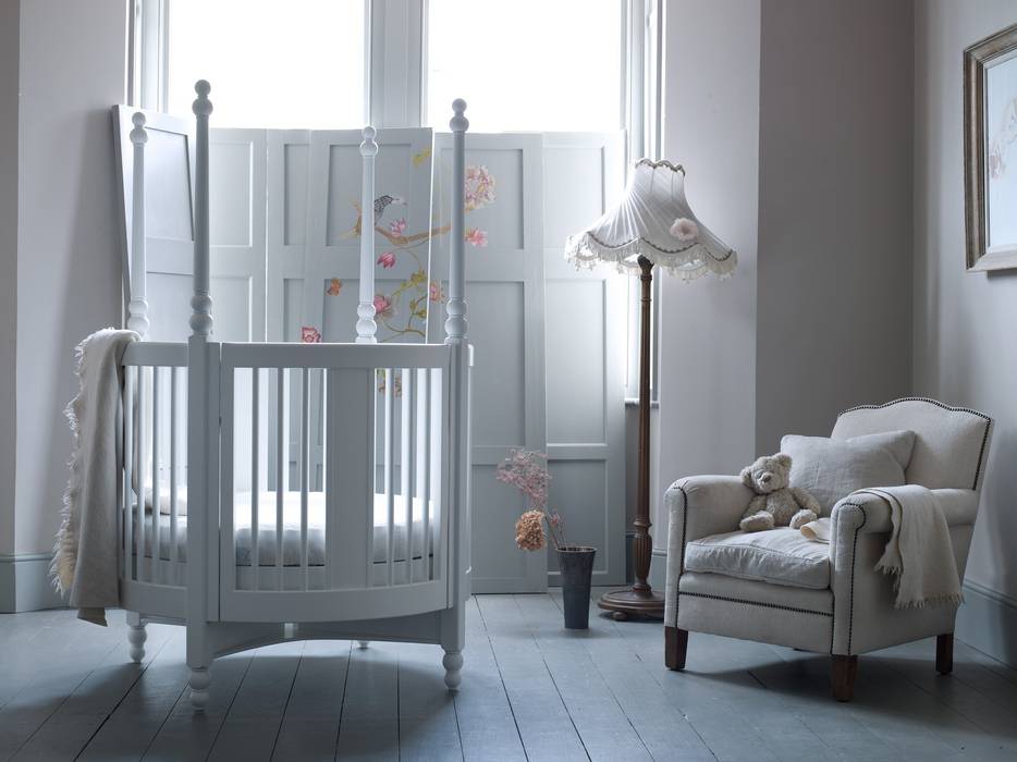 Four Poster Round Cot Adorable Tots غرفة الاطفال Beds & cribs