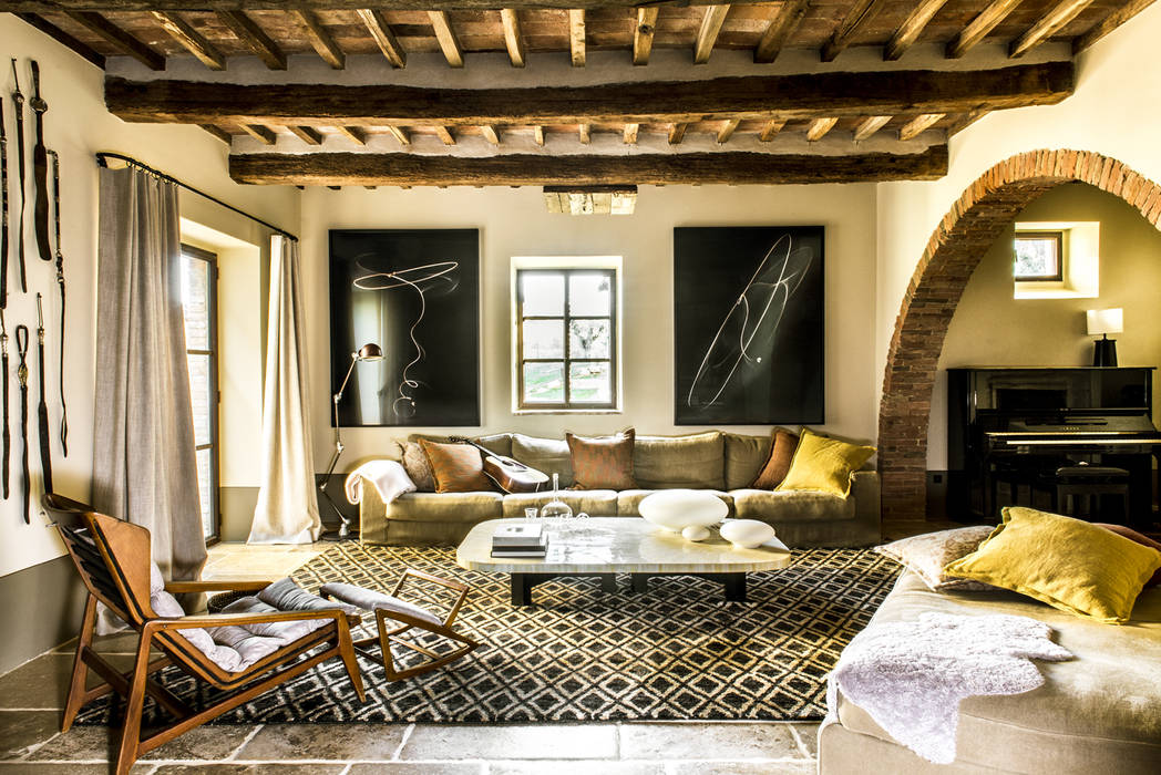 Une Villa Qui a des Inspirations Italienne: Toscane, dmesure dmesure Mediterranean style living room