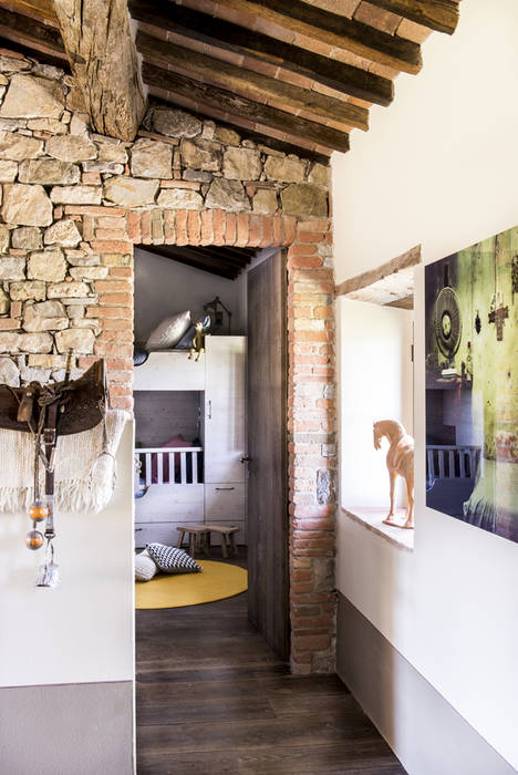 Une Villa Qui a des Inspirations Italienne: Toscane, dmesure dmesure Mediterranean corridor, hallway & stairs