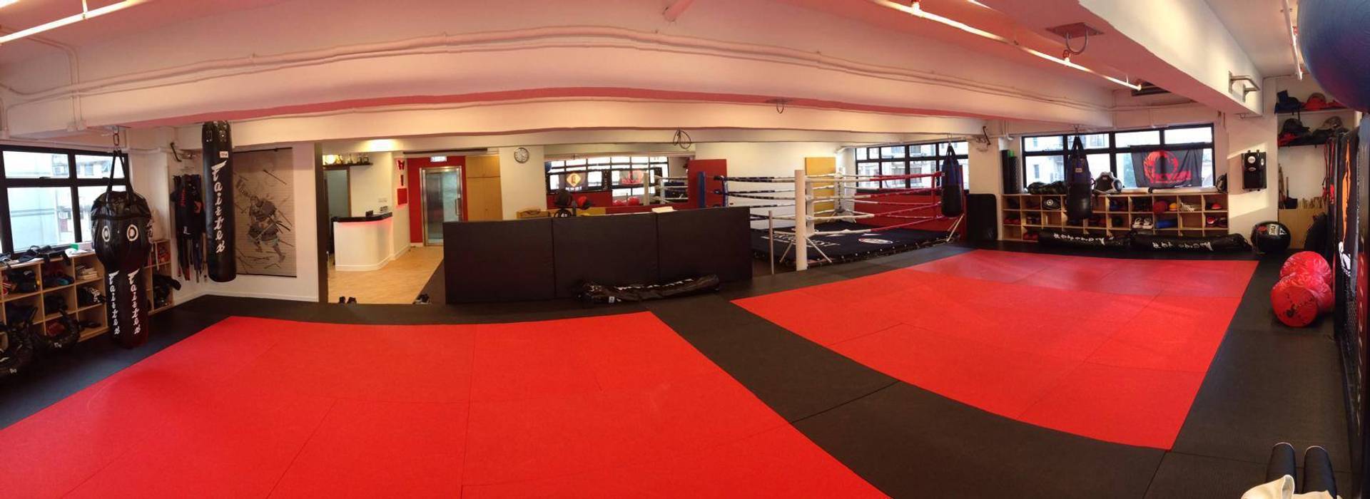 Triquest MMA and Fitness Academy., Oui3 International Limited Oui3 International Limited ห้องออกกำลังกาย