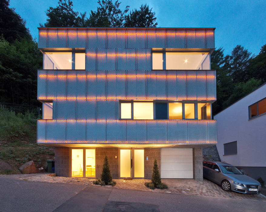 Reflecting Cube - House in Weinheim, Germany, Helwig Haus und Raum Planungs GmbH Helwig Haus und Raum Planungs GmbH Casas estilo moderno: ideas, arquitectura e imágenes