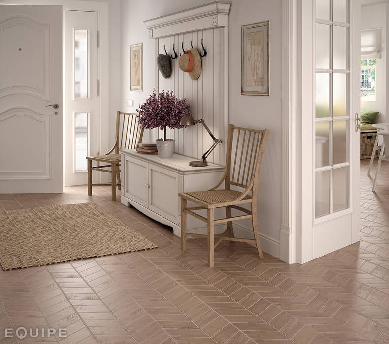 Hexawood Chevron Old Left & Right 9x20,5. homify Paredes y pisos de estilo colonial Baldosas y azulejos