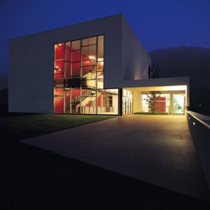 Istituto scolastico IPSIA Campus di Sondrio, LFL Architetti LFL Architetti Giardino interno Paesaggio d'interni