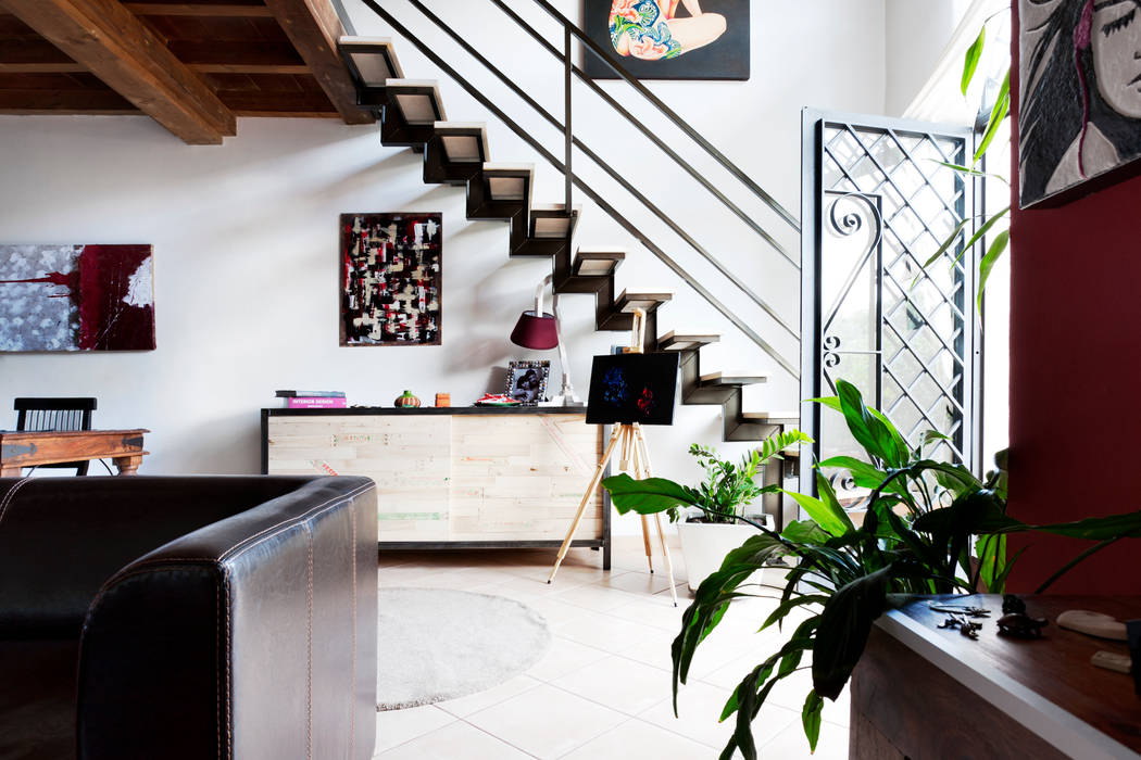 LOFT, INTERNO B INTERNO B Eclectic style corridor, hallway & stairs