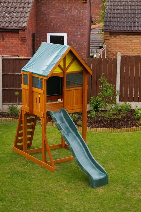 Climbing Frame for Smaller Garden homify Giardino classico