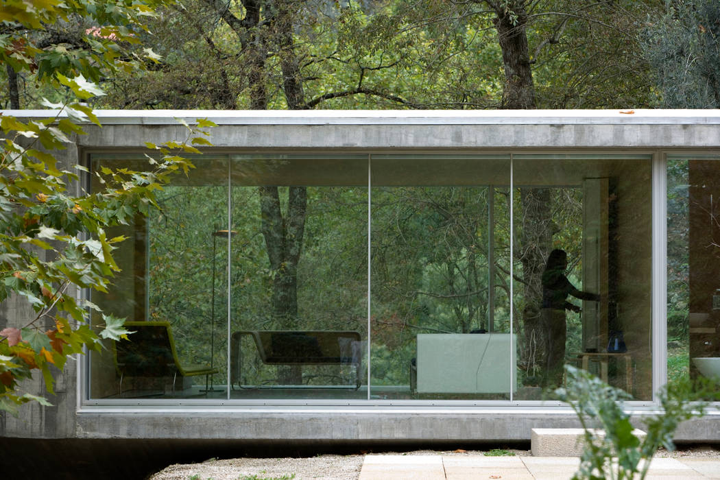 Casa no Gerês, CORREIA/RAGAZZI ARQUITECTOS CORREIA/RAGAZZI ARQUITECTOS 모던스타일 주택