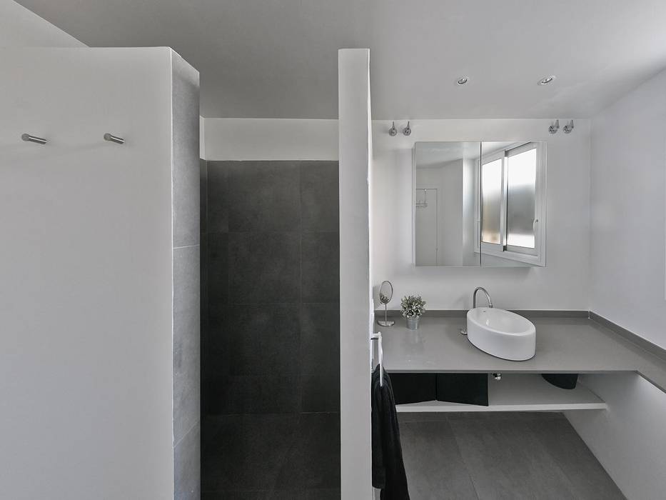 Baño principal homify Baños de estilo minimalista