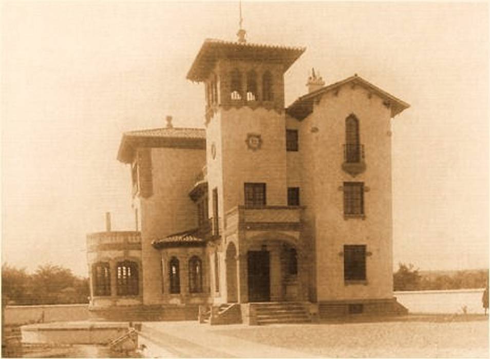 "Casa Sánchez", hacia 1940 homify Espacios comerciales Hoteles