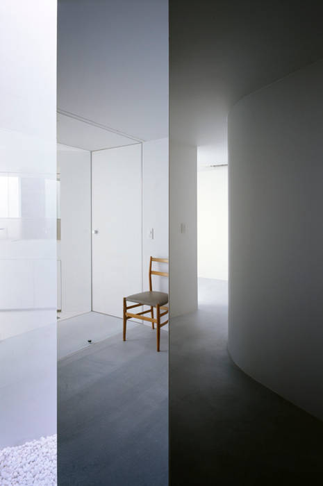 House in Komae, Makoto Yamaguchi Design Makoto Yamaguchi Design モダンデザインの リビング