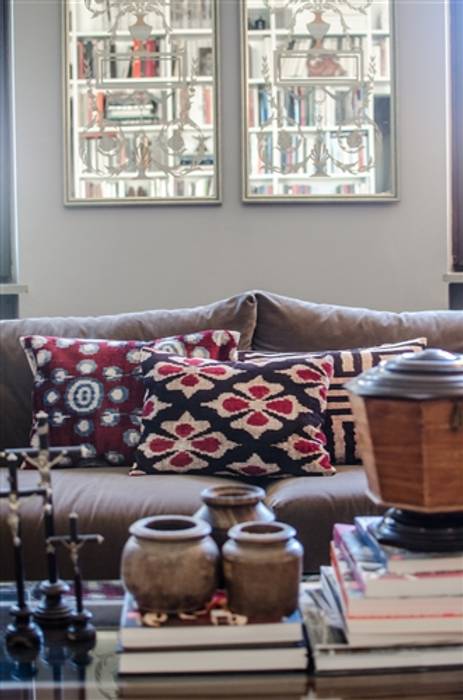 silk velvet cuschion les-ottomans Salon moderne Accessoires & décorations