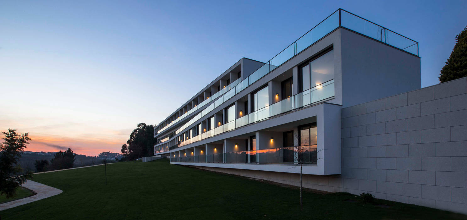 Eldery Residential Building, Atelier d'Arquitetura Lopes da Costa Atelier d'Arquitetura Lopes da Costa Modern houses