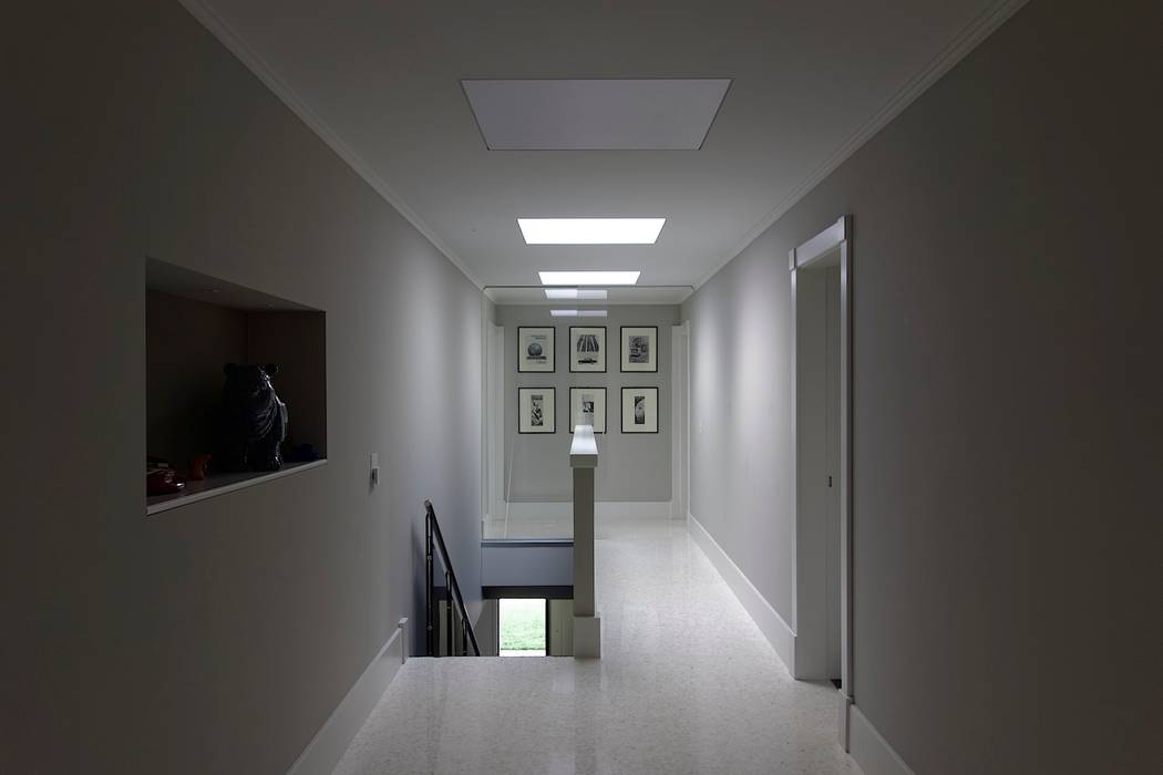 Residenza Privata, M A+D Menzo Architettura+Design M A+D Menzo Architettura+Design Minimalist corridor, hallway & stairs