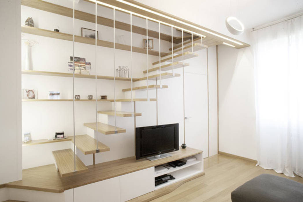 150 sqm Apartment: Essenzialmente rovere, PAZdesign PAZdesign Corridor, hallway & stairs Stairs Wood White