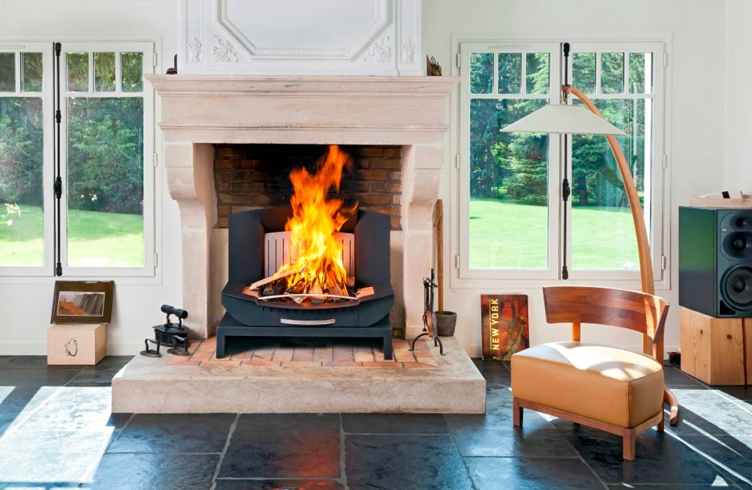 L'insert-ouvert dans une demeure en Ile de France, Finoptim Finoptim غرفة المعيشة Fireplaces & accessories