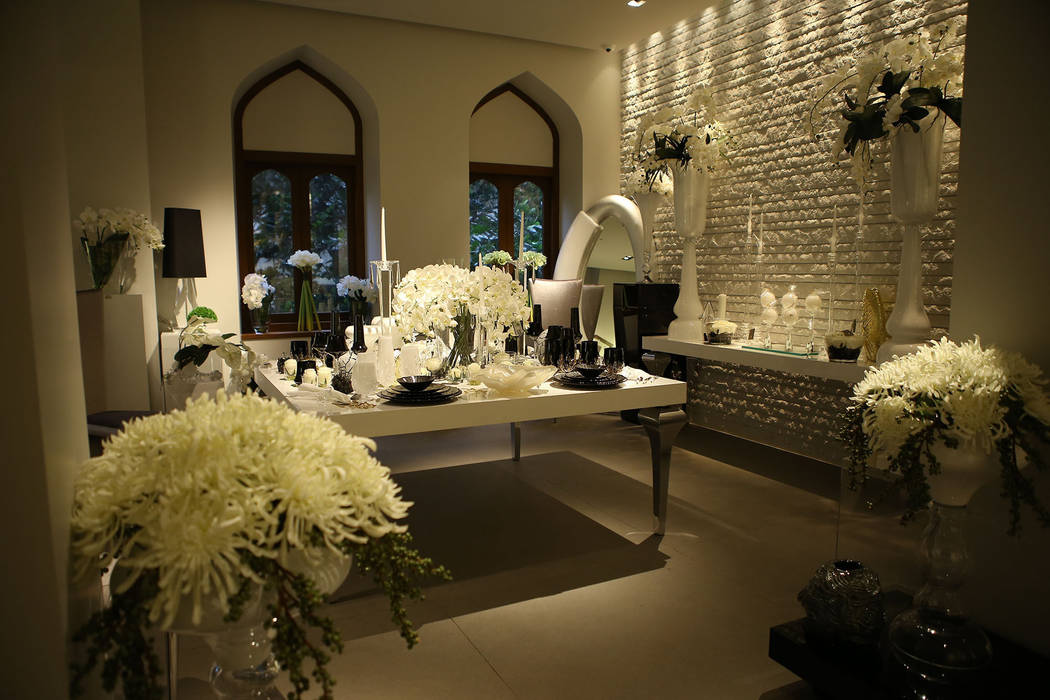 Simone Arora New Store India Vgnewtrend Householdaccessories Decoration Homify Simone features beautifully curated collections of d'decor furnishing fabrics for curtains, upholstery 1. homify