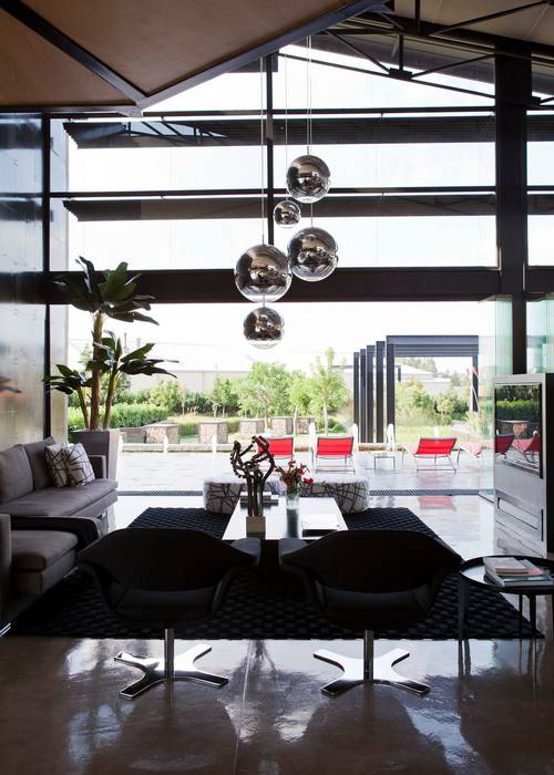 House Tsi , Nico Van Der Meulen Architects Nico Van Der Meulen Architects Modern living room