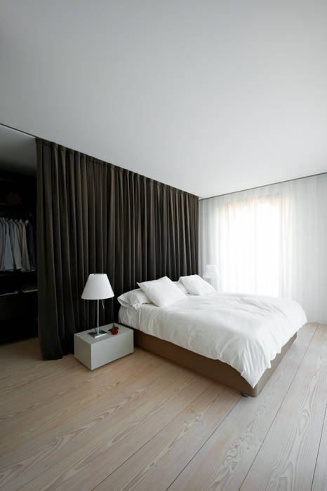 A HOUSE, Vaíllo & Irigaray Vaíllo & Irigaray Camera da letto minimalista