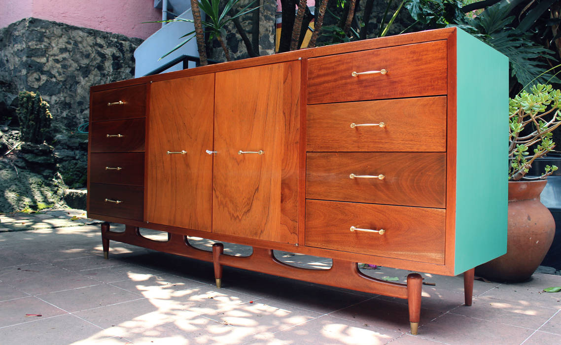 CREDENZA OLÁN 70’S TRAMA Comedores de estilo moderno Accesorios y decoración