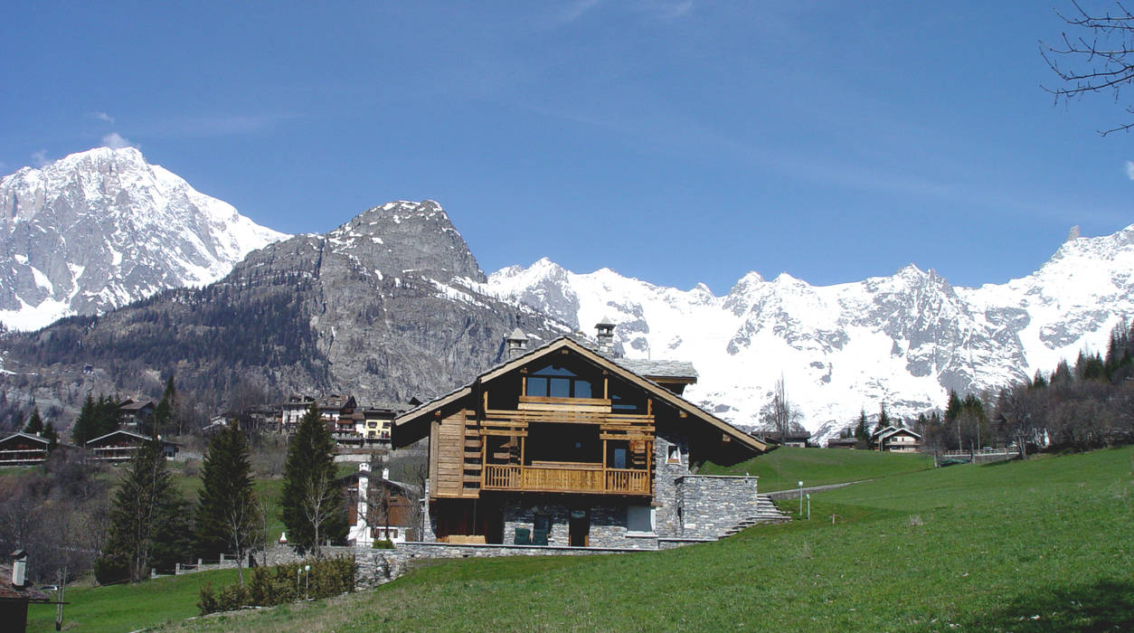 Ristrutturazione di charme a Courmayeur. Progetto a cura di arch. Alessandra Bonanni e Arch. Domenico Mazza, Alessandra Bonanni Studio Alessandra Bonanni Studio 러스틱스타일 주택