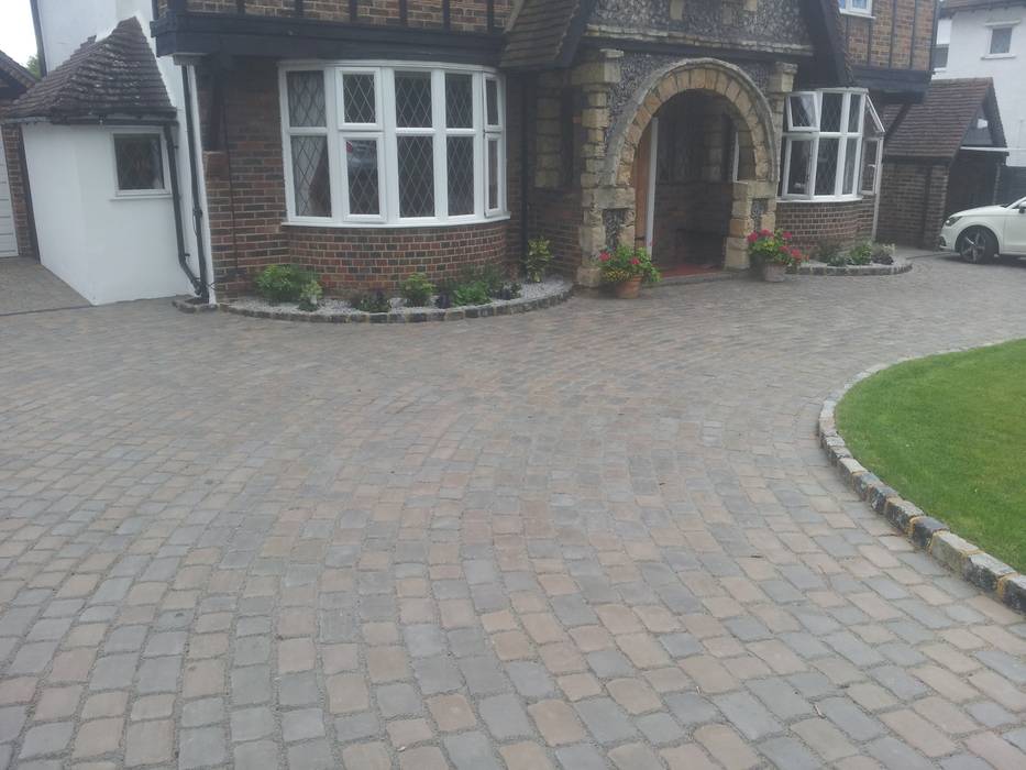 pedesaan oleh D Plumridge Professional Driveway & Patio Construction, Rustic