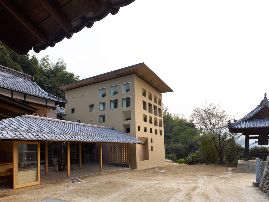 栄福寺演仏堂, Zai SHIRAKAWA Architects & Associates / 白川在建築設計事務所 Zai SHIRAKAWA Architects & Associates / 白川在建築設計事務所 商業空間 美術館・博物館