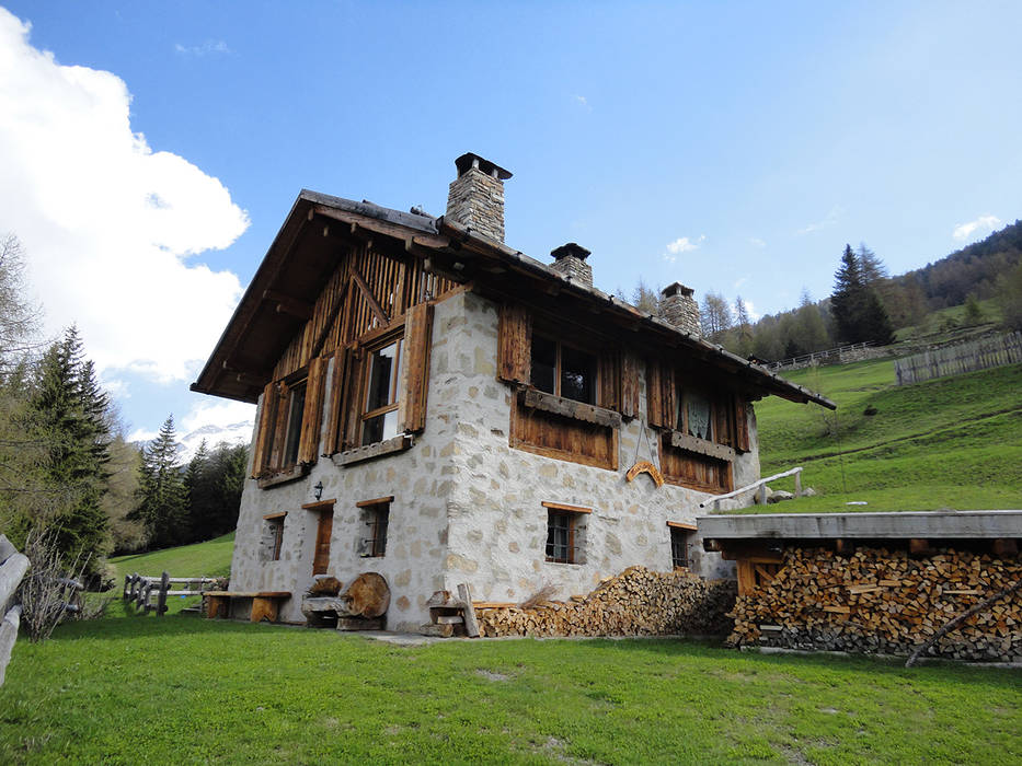 RISTRUTTURAZIONE EDIFICIO RURALE, zanella architettura zanella architettura Casas de estilo rústico