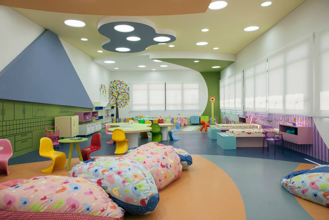 Playroom at school, Orlane Santos Arquitetura Orlane Santos Arquitetura Quarto infantil eclético Escrivaninha e cadeiras