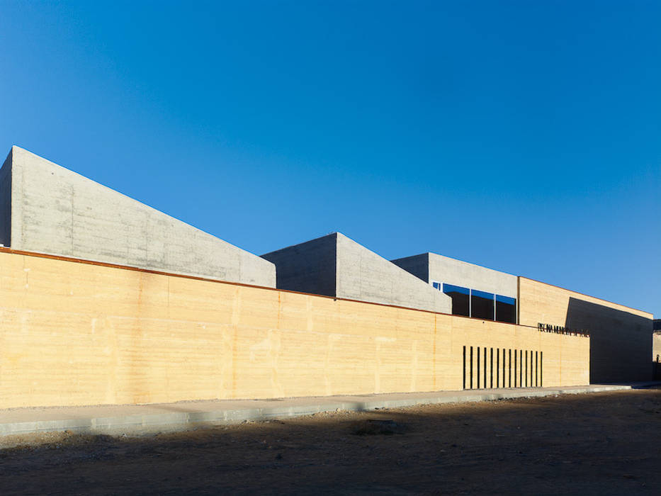 PISCINA CLIMATIZADA CUBIERTA EN TORO, ZAMORA, Vier Arquitectos Vier Arquitectos Piscinas