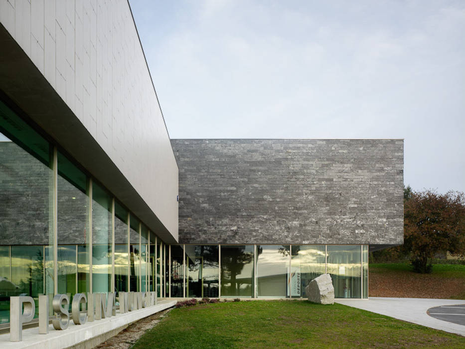 Centro Deportivo en Oleiros (A Coruña) NAOS ARQUITECTURA Espacios