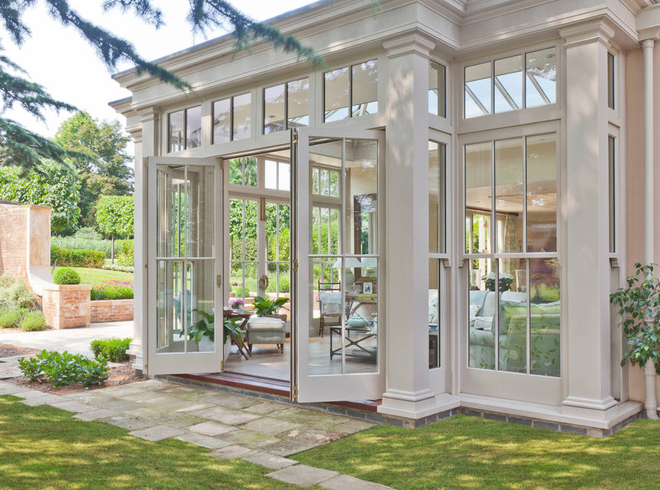 Orangery with Bi-fold Doors Vale Garden Houses Anexos de estilo clásico