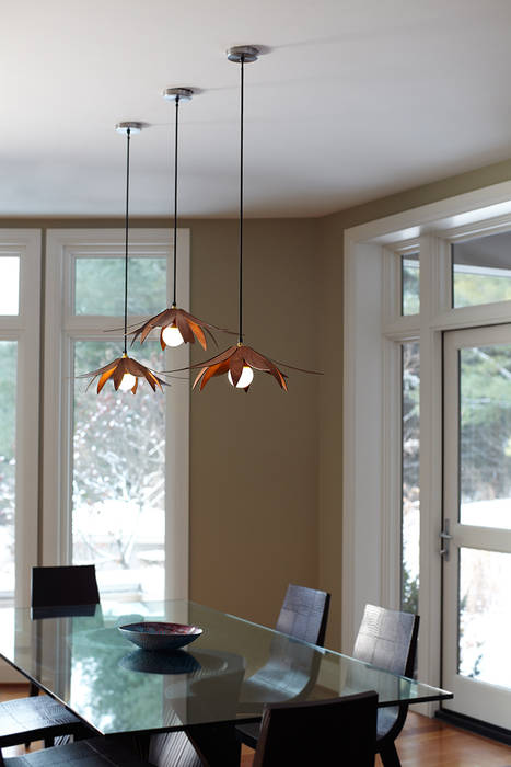 Lotus Pendant Light, MacMaster Design MacMaster Design Modern living room Lighting
