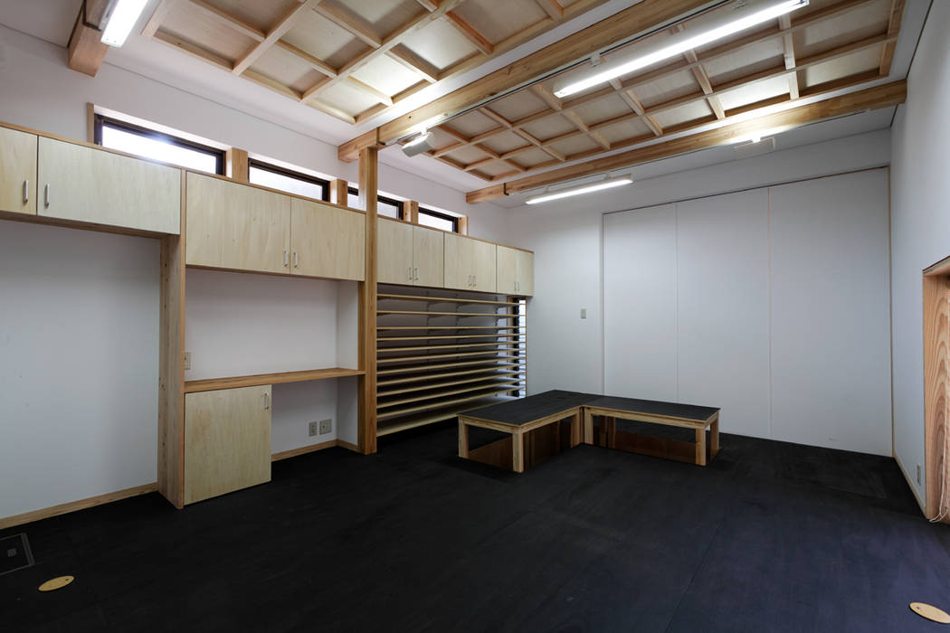 工房 kihon_form オリジナルデザインの 多目的室