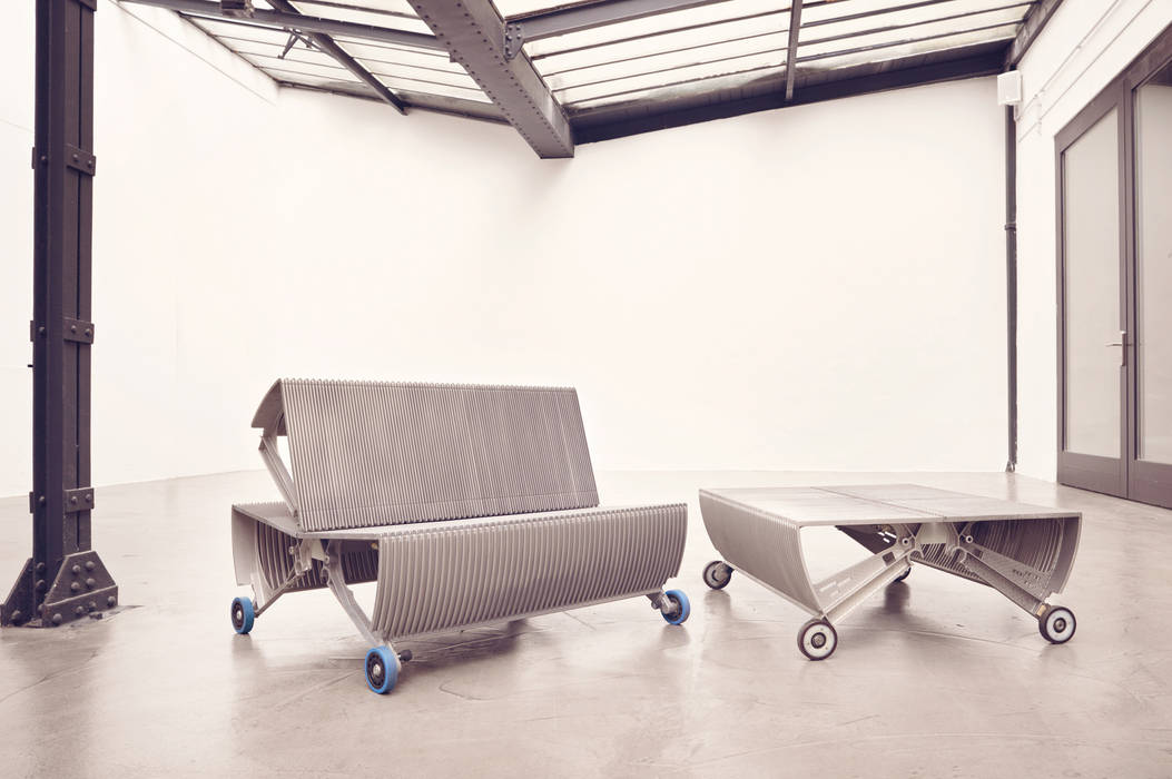 möbel aus rolltreppen-stufen, gabarage upcycling design gabarage upcycling design Salones industriales Salas y sillones