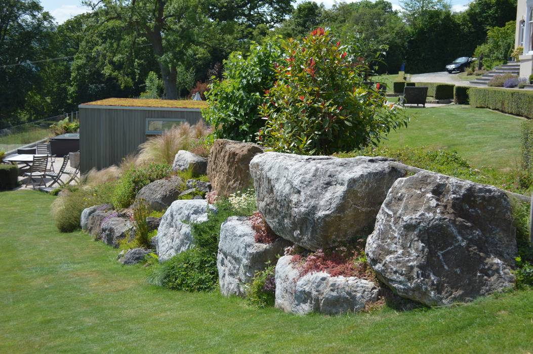 Boulders in the Garden Unique Landscapes Country style garden