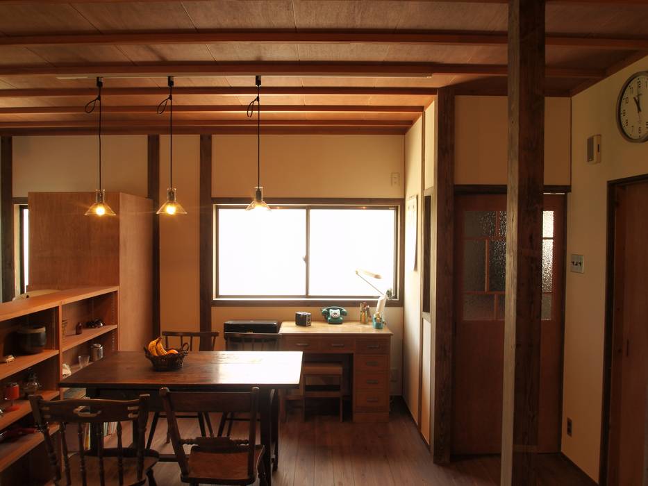 昼のダイニングキッチン１: SKY Lab 関谷建築研究所が手掛けたクラシックです。,クラシック