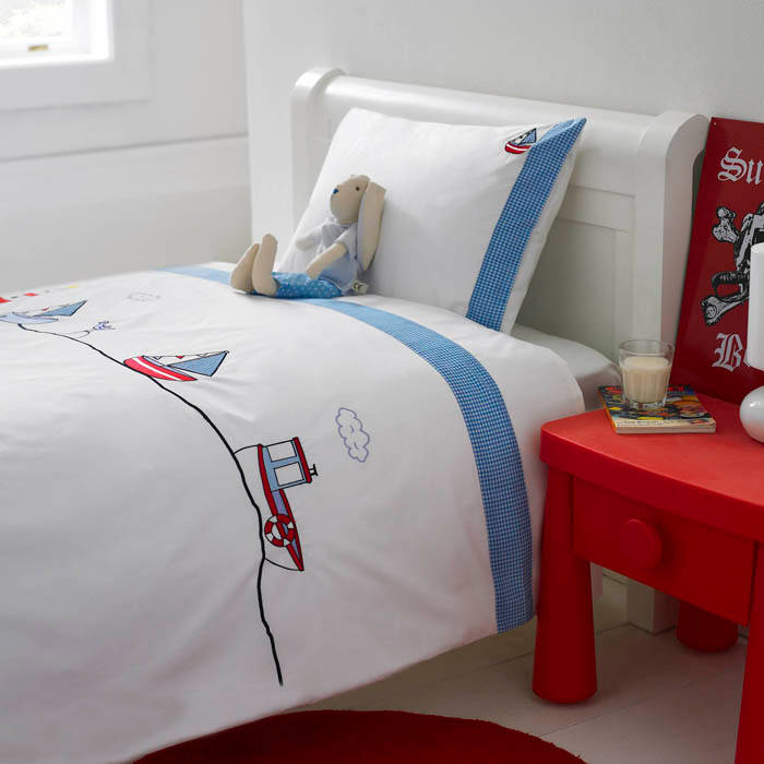 Boy Kid's Bedroom by King of Cotton King of Cotton Phòng ngủ phong cách hiện đại boy's bedroom,kids bedroom,cotton,Textiles