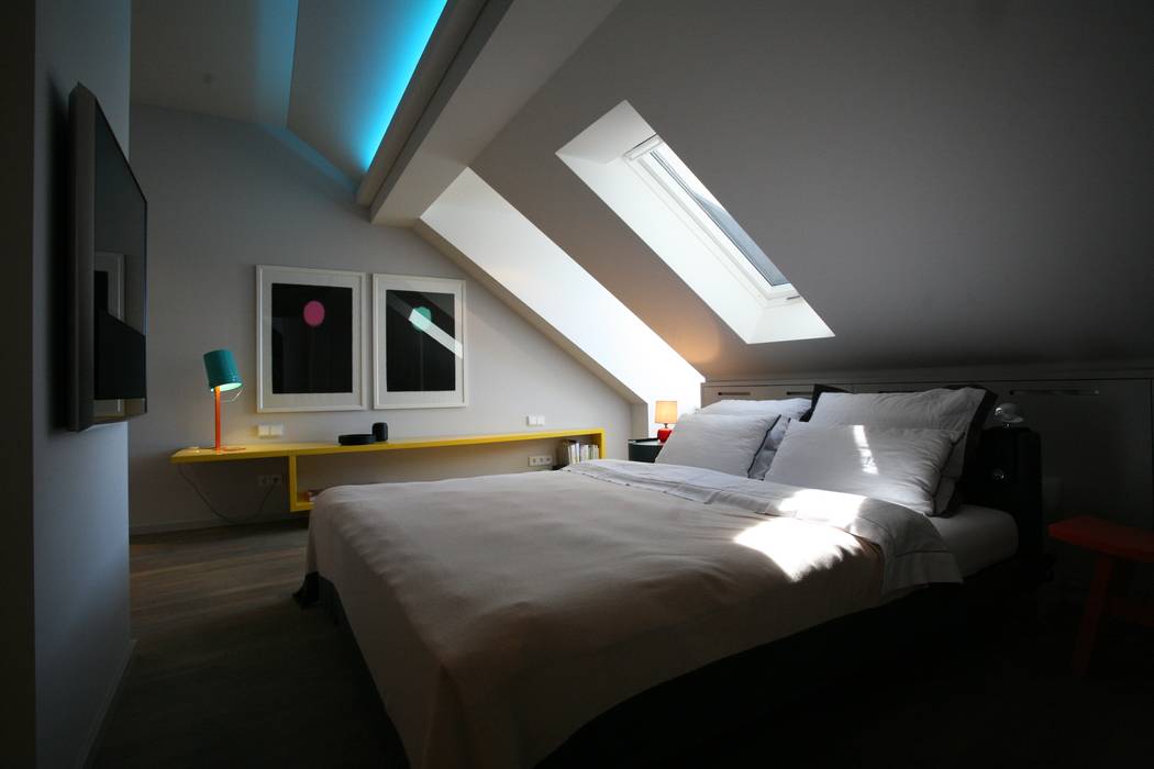 Bed tredup Design.Interiors Modern Bedroom