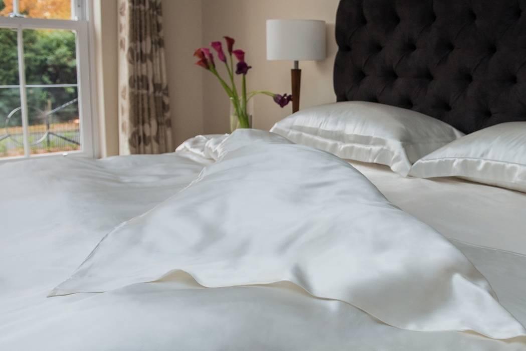 Pearl Silk Bed Linen Set Le Cocon Dormitorios modernos Accesorios y decoración
