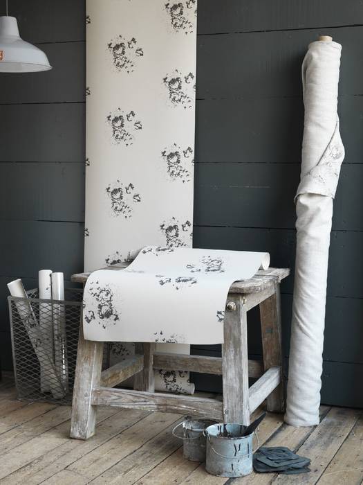 Natural Hatley Black Wallpaper Cabbages & Roses Interior design