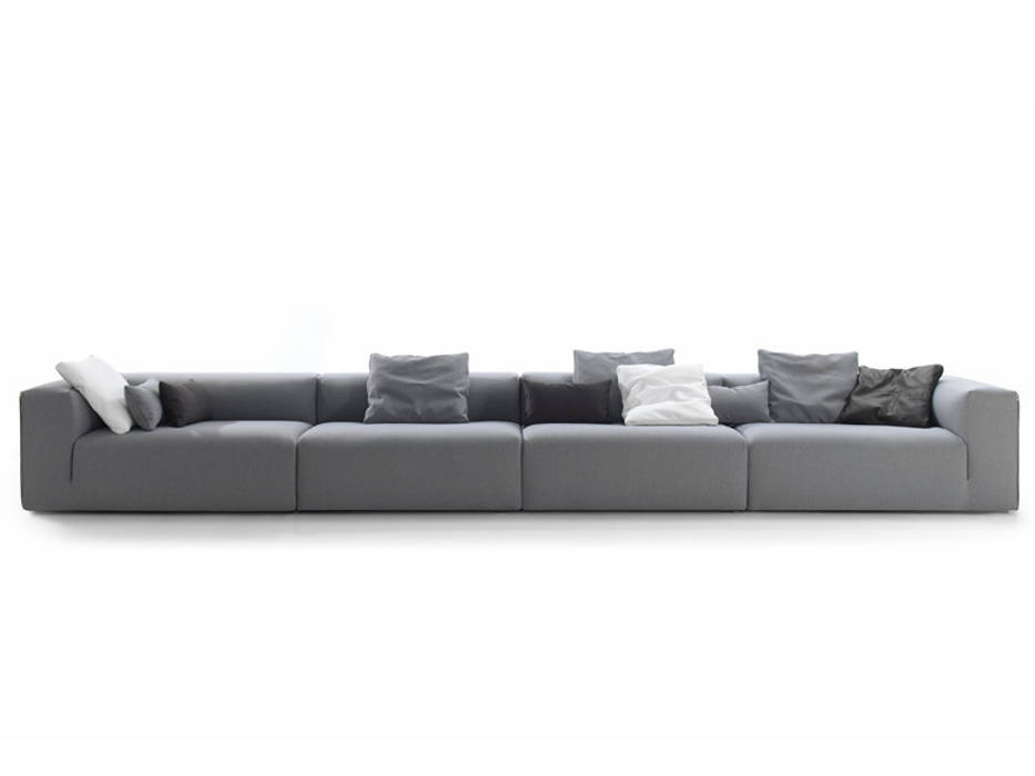 SUIT sofa, BELTÁ & FRAJUMAR BELTÁ & FRAJUMAR Minimalist living room Sofas & armchairs