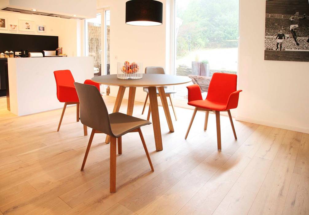 KFF Maverick, KwiK Designmöbel GmbH KwiK Designmöbel GmbH Classic style kitchen Tables & chairs