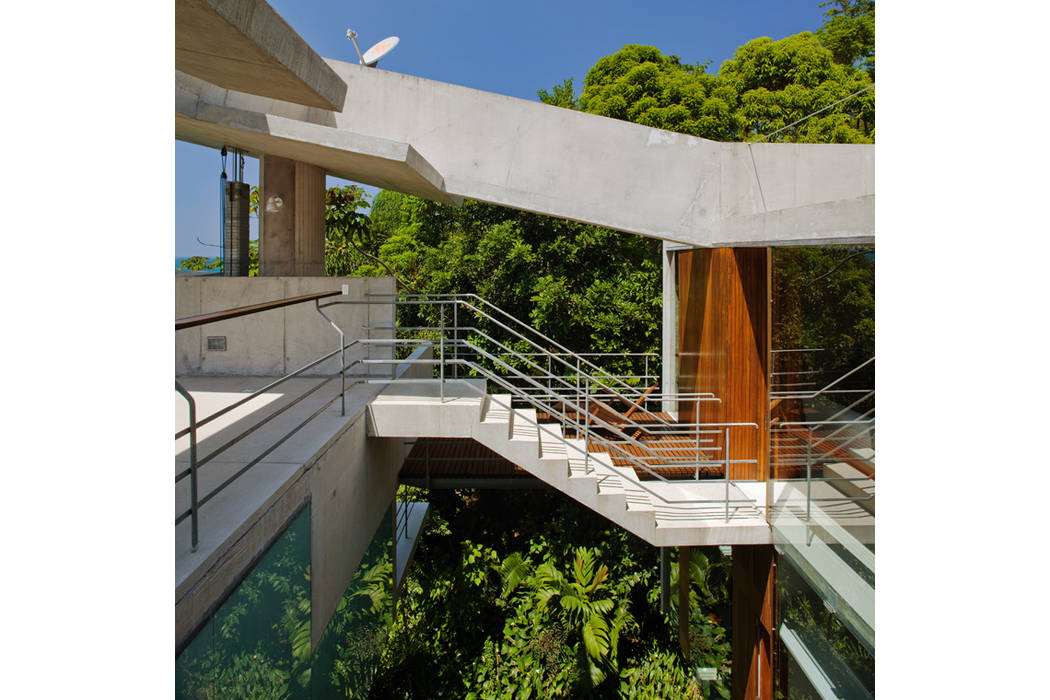 CASA EM UBATUBA, spbr arquitetos spbr arquitetos Espaços comerciais