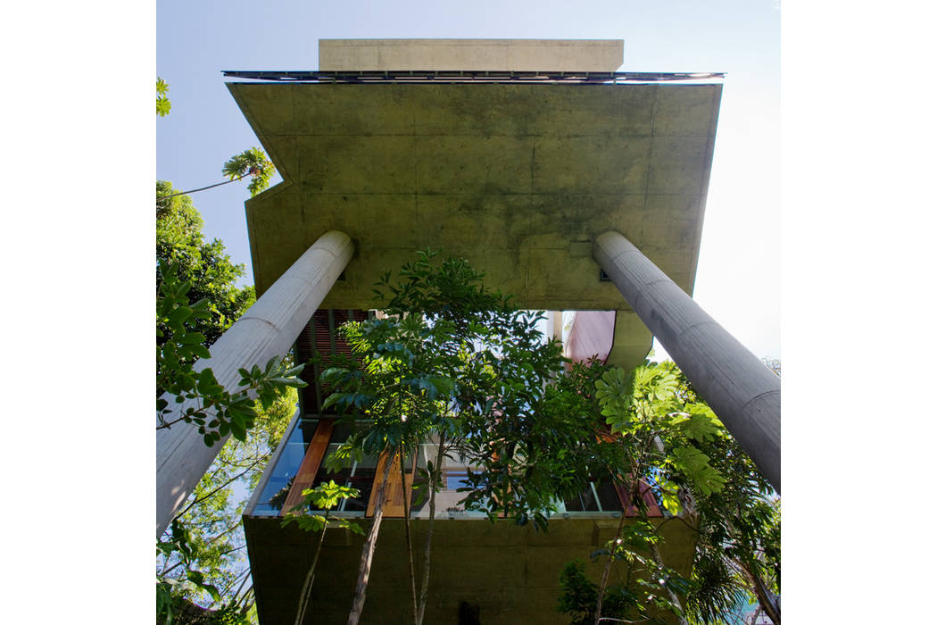 CASA EM UBATUBA, spbr arquitetos spbr arquitetos Espaços comerciais