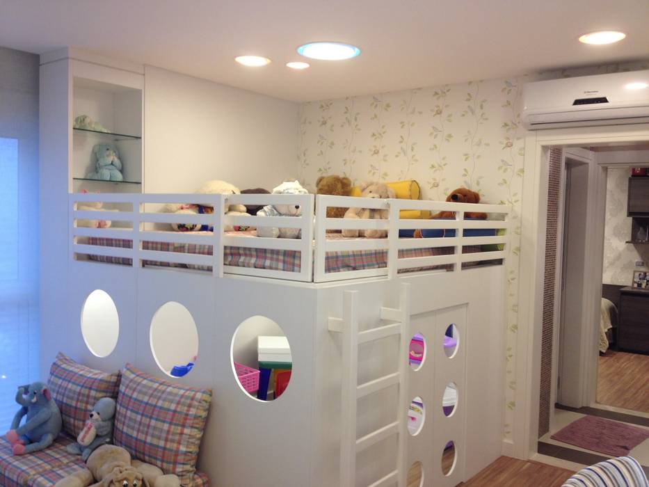 homify Modern nursery/kids room